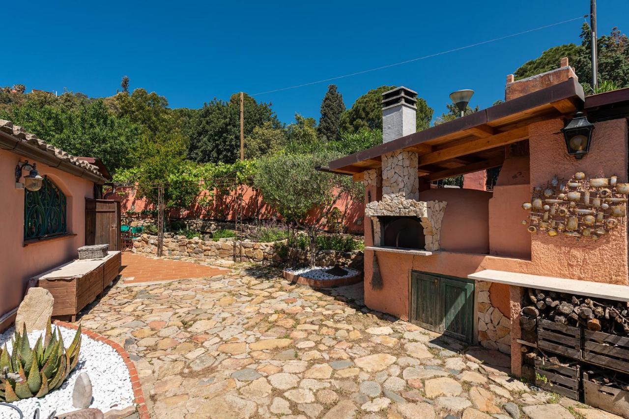 Guest House Villa Verde - Short Term Room Rentals Torre delle Stelle Exteriör bild