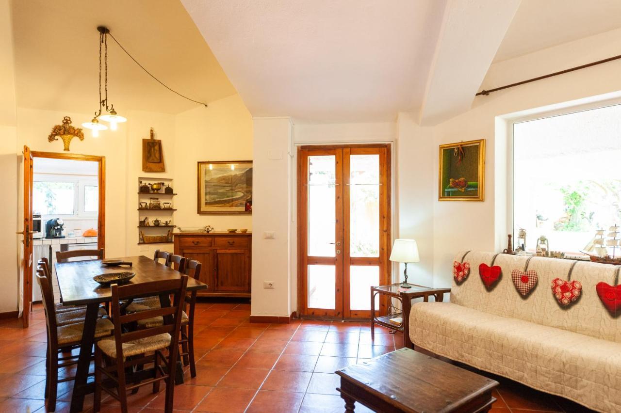 Guest House Villa Verde - Short Term Room Rentals Torre delle Stelle Exteriör bild